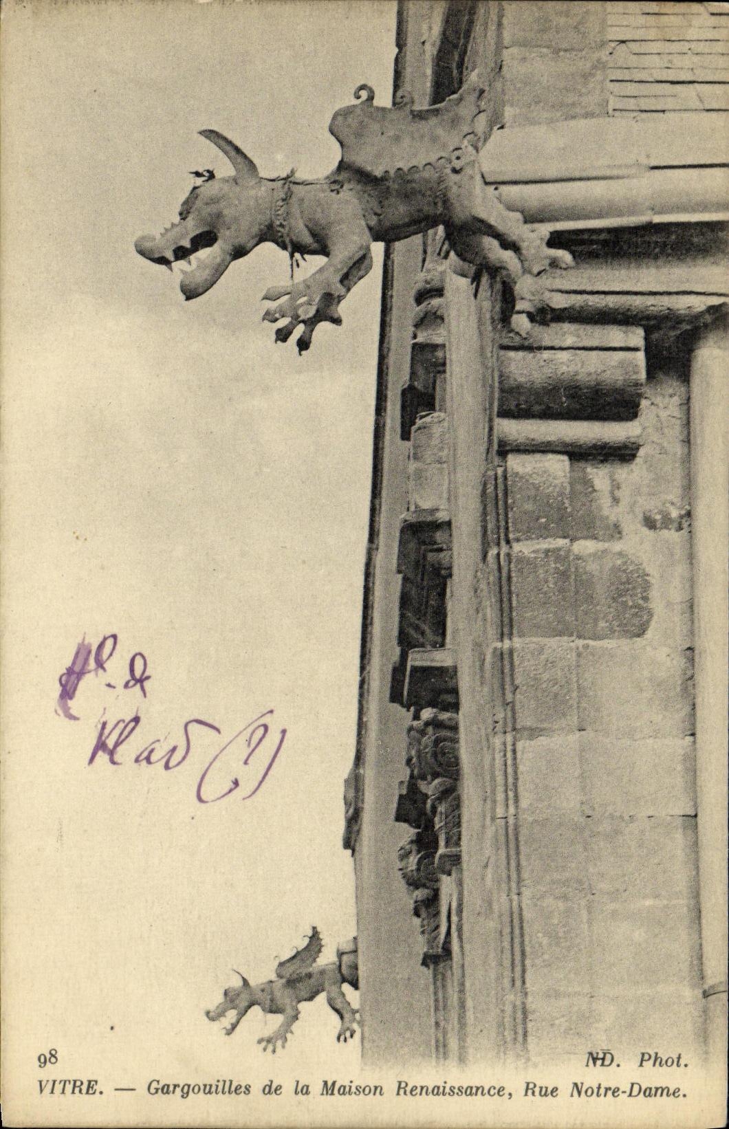 CPA Vitre Gargouilles de la Maison Renaissance Rue Notre Dame