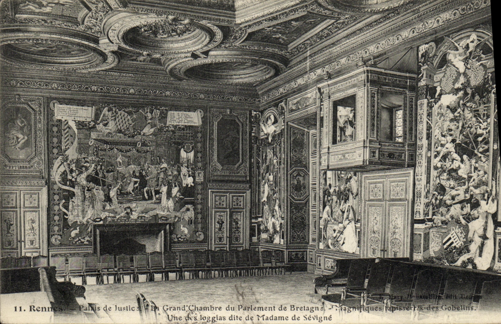 Rennes - Palais de Justice - La Grand'Chambre du Parlement de Bretagne. Une des loggias dite de Madame de Sévigné. Magnifiques tapisseries des Gobelins.