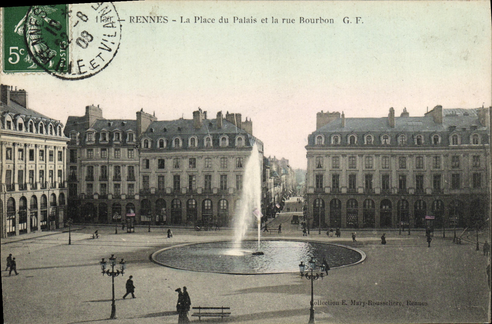 CPA Rennes La Place du Palais et la rue Bourbon