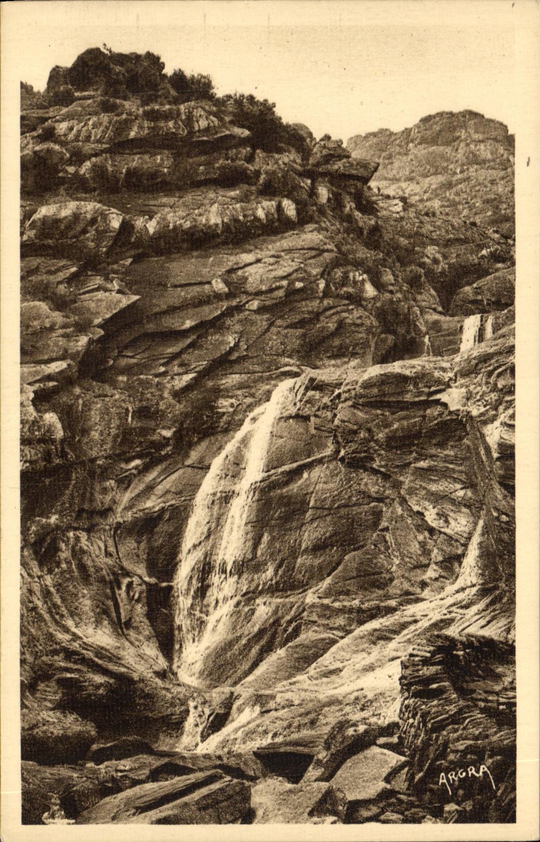 Cascade de la Concorde — Gorges de Colombières-sur-Orb — Les Arts Graphiques, Toulouse