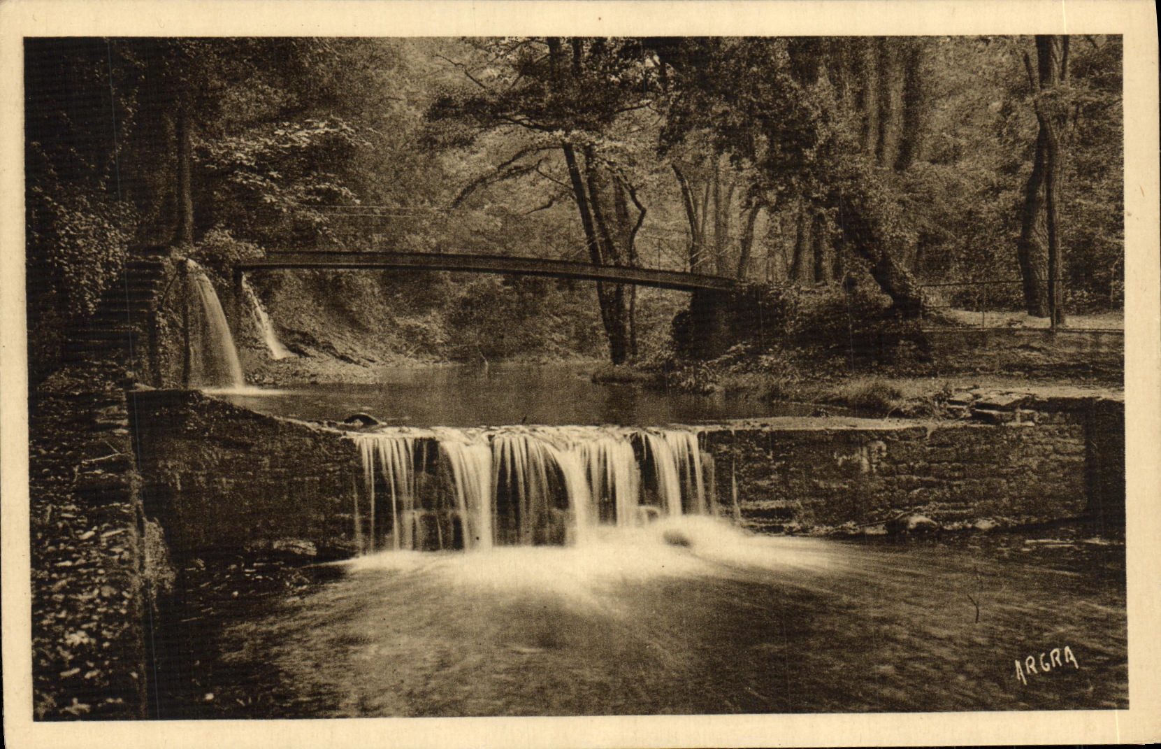 La Cascade au Petit Vixhy — Lamalou-les-Bains — Les Arts Graphiques, Rue de la Concorde