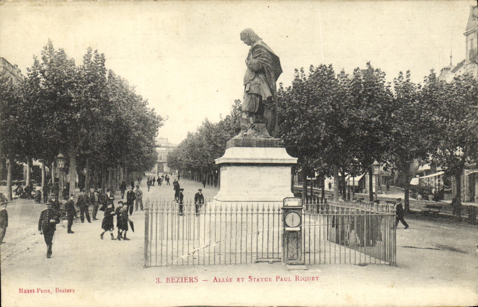 CPA Beziers Allee et Statue Paul Riquet