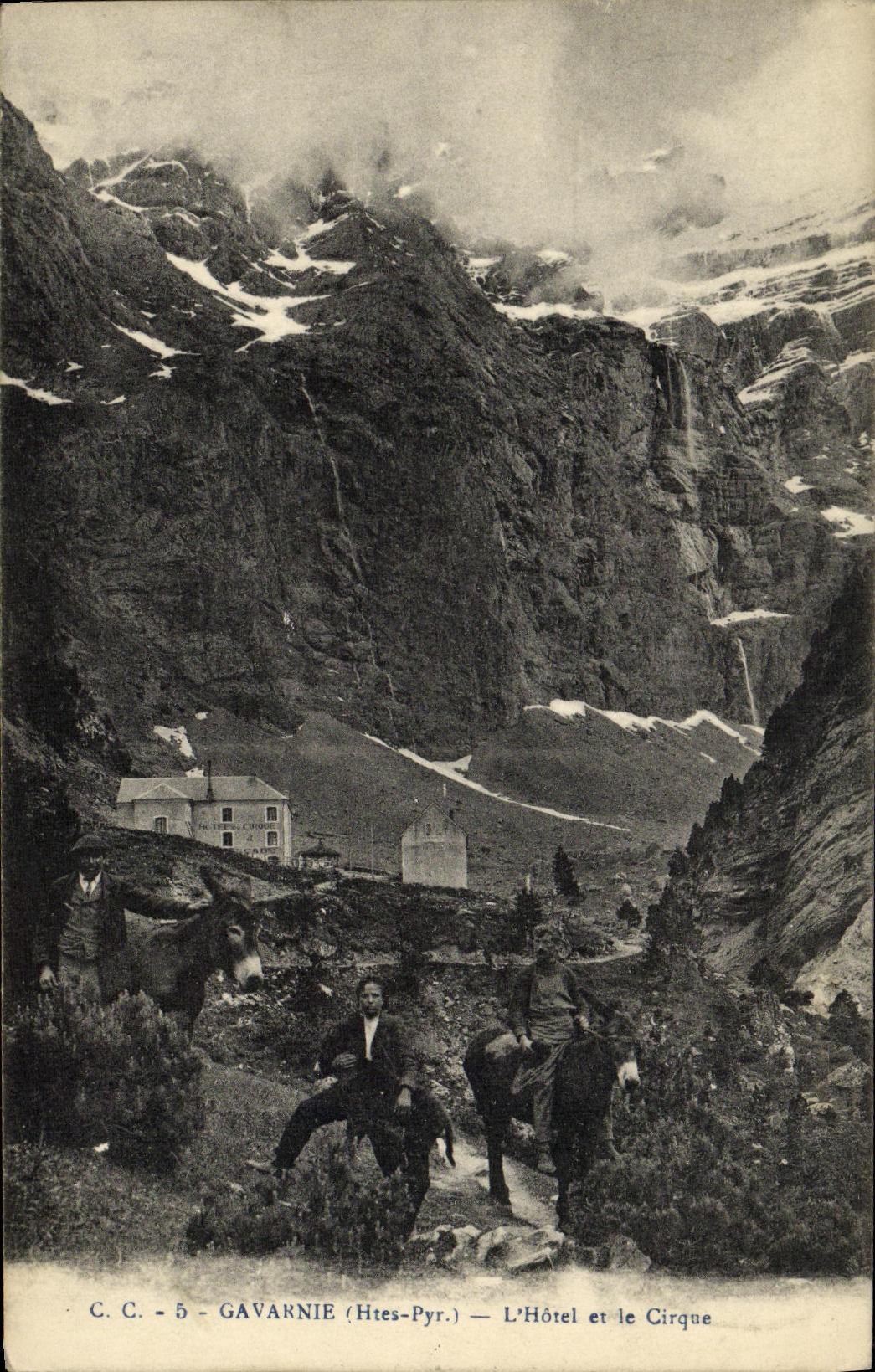 CPA Gavarnie L Hotel et le Cirque Anes Mules