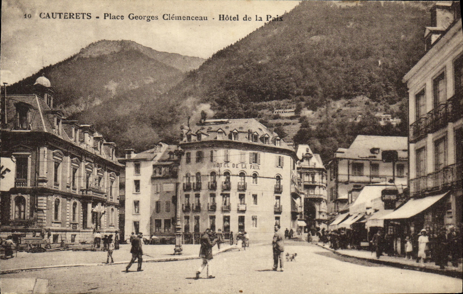 Cauterets - Place Georges Clémenceau - Hôtel de la Paix