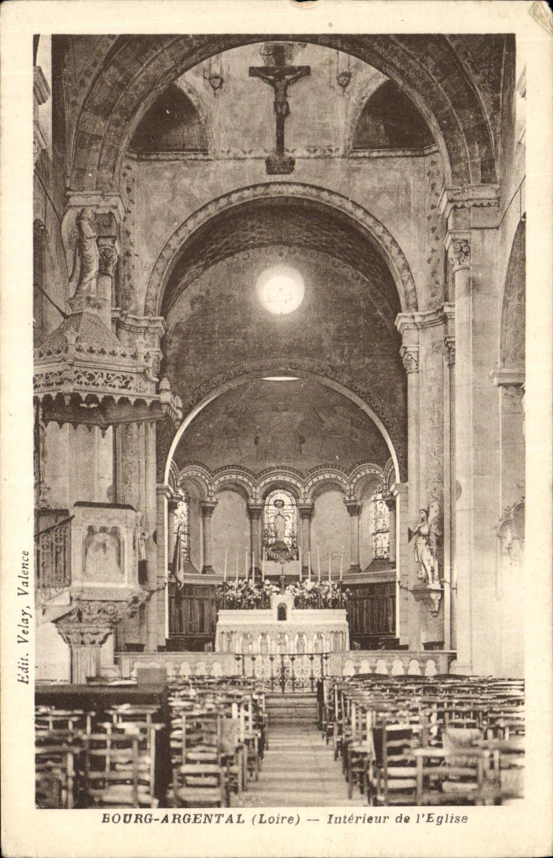 CPA Bourg Argental Interieur de L Eglise