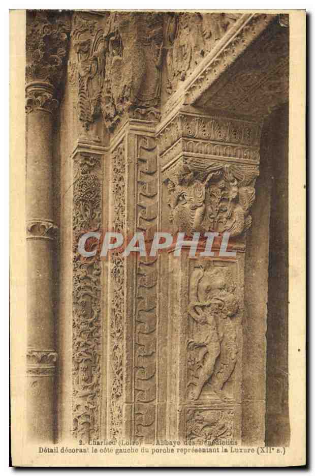 Charlieu (Loire) — Abbaye des bénédictins, détail décoratif côté gauche du porche représentant la Luxure (XIIe s.)