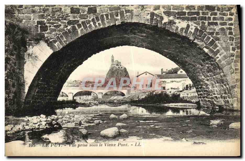 CPA Le Puy Vue Prise Sous le Vieux Pont