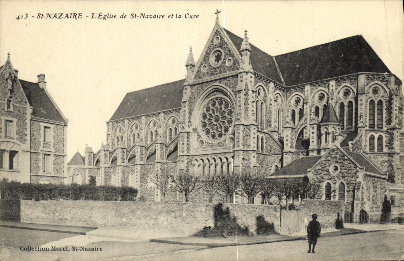 CPA De St Nazaire Eglise L Eglise de St Nazaire et la Cure
