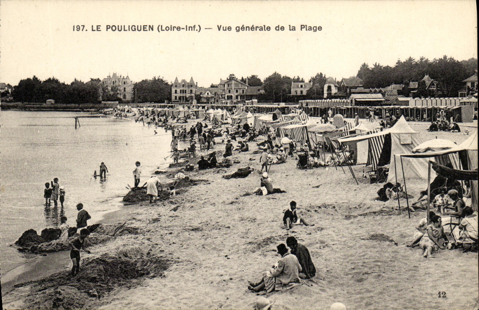 CPA Le Pouliguen Vue Generale de la Plage
