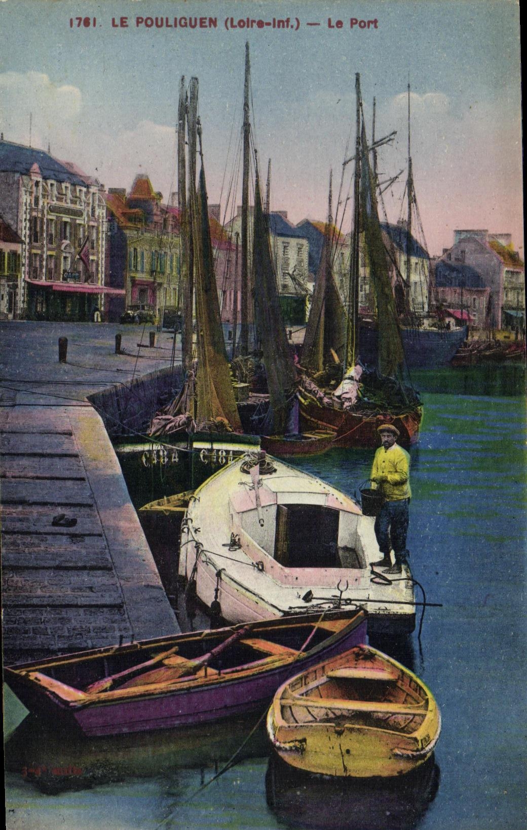 CPA Le Pouliguen Le Port Bateaux
