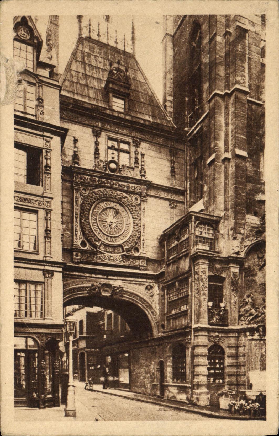 CPA Rouen La Grosse Horloge Et La Fontaine