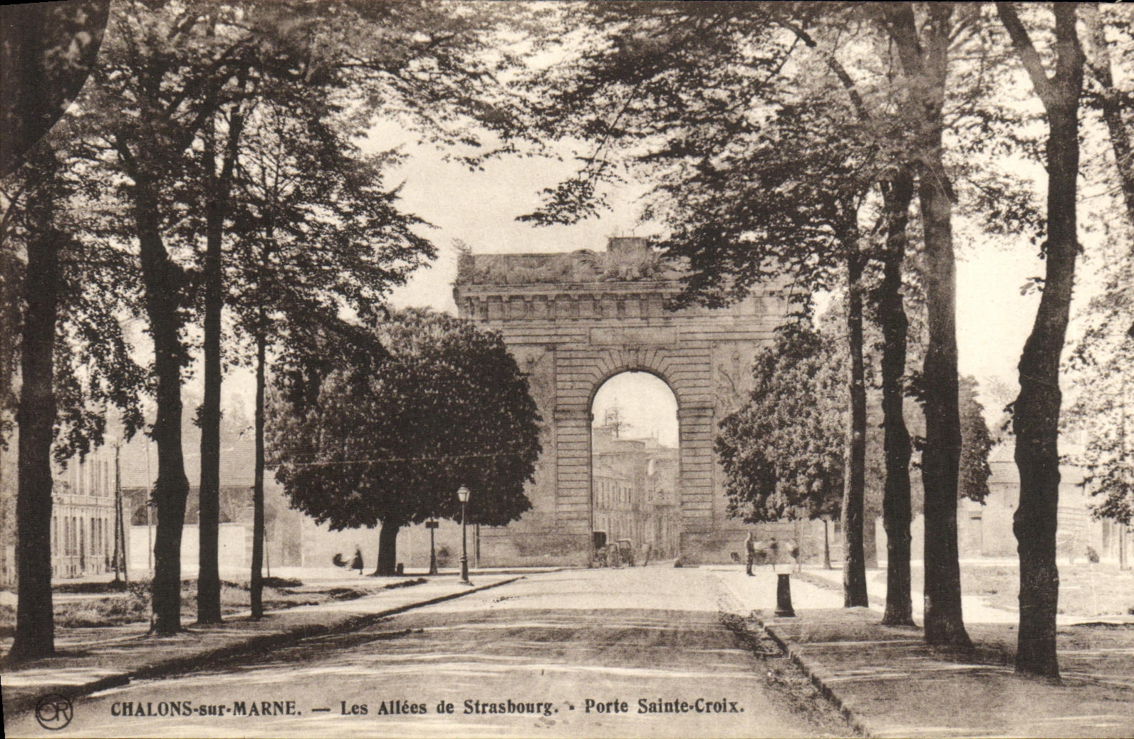 CPA Chalons sur Marne Les Allees de Strasbourg Porte Sainte CRoix 