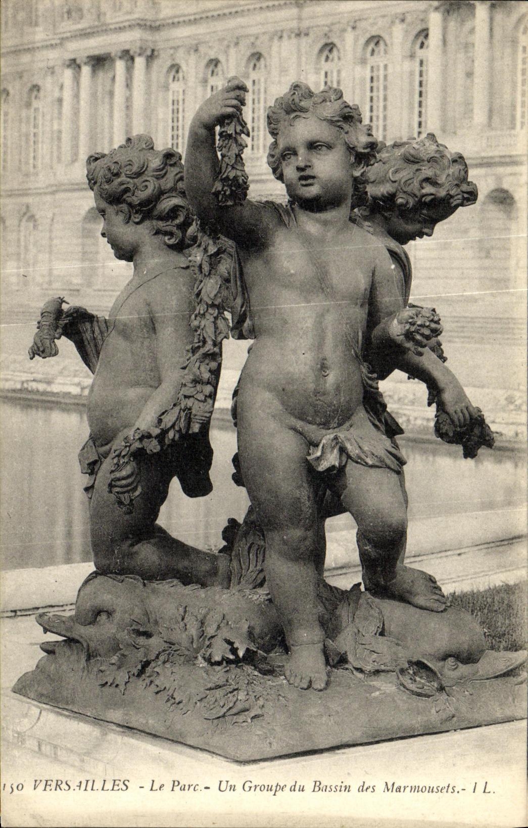 Versailles - Le Parc - Un Groupe du Bassin des Marmousets - I L.