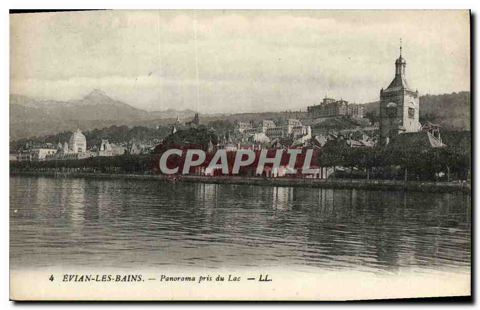 CPA Evian Les Bains Panorama pris du Lac
