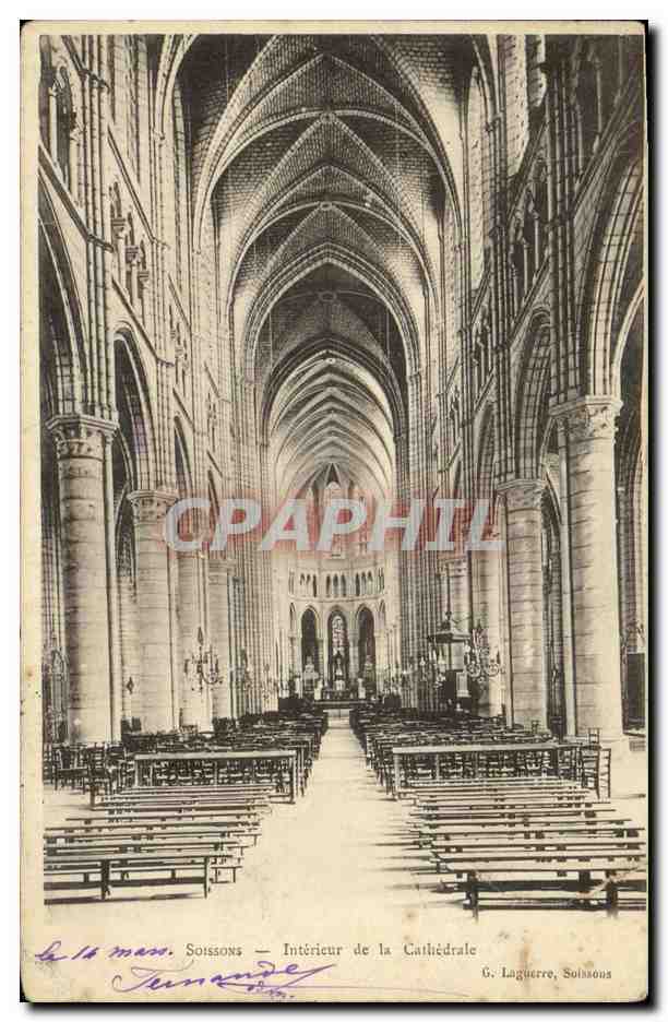 CPA Soissons Interieur de la Cathedrale
