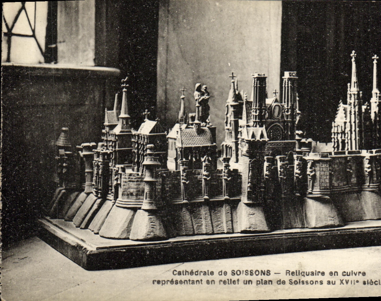 CPA Soissons Cathedrale de Rellquaire en Cuivre
