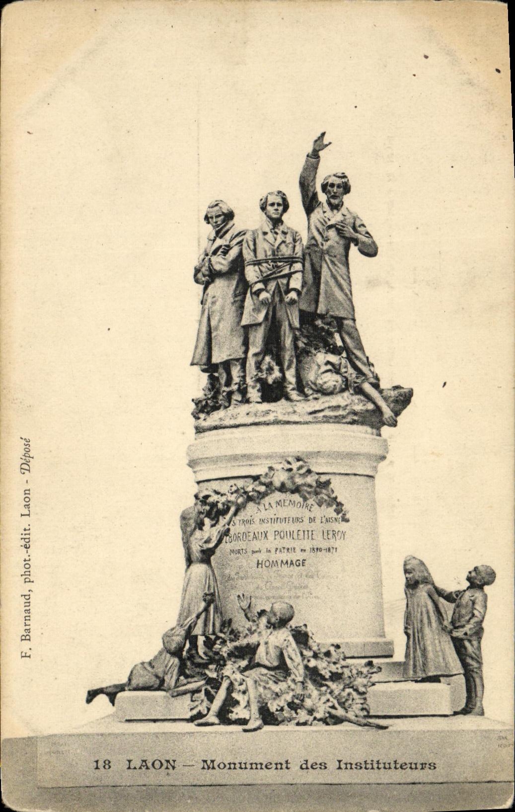CPA Laon Monument des Instituteurs