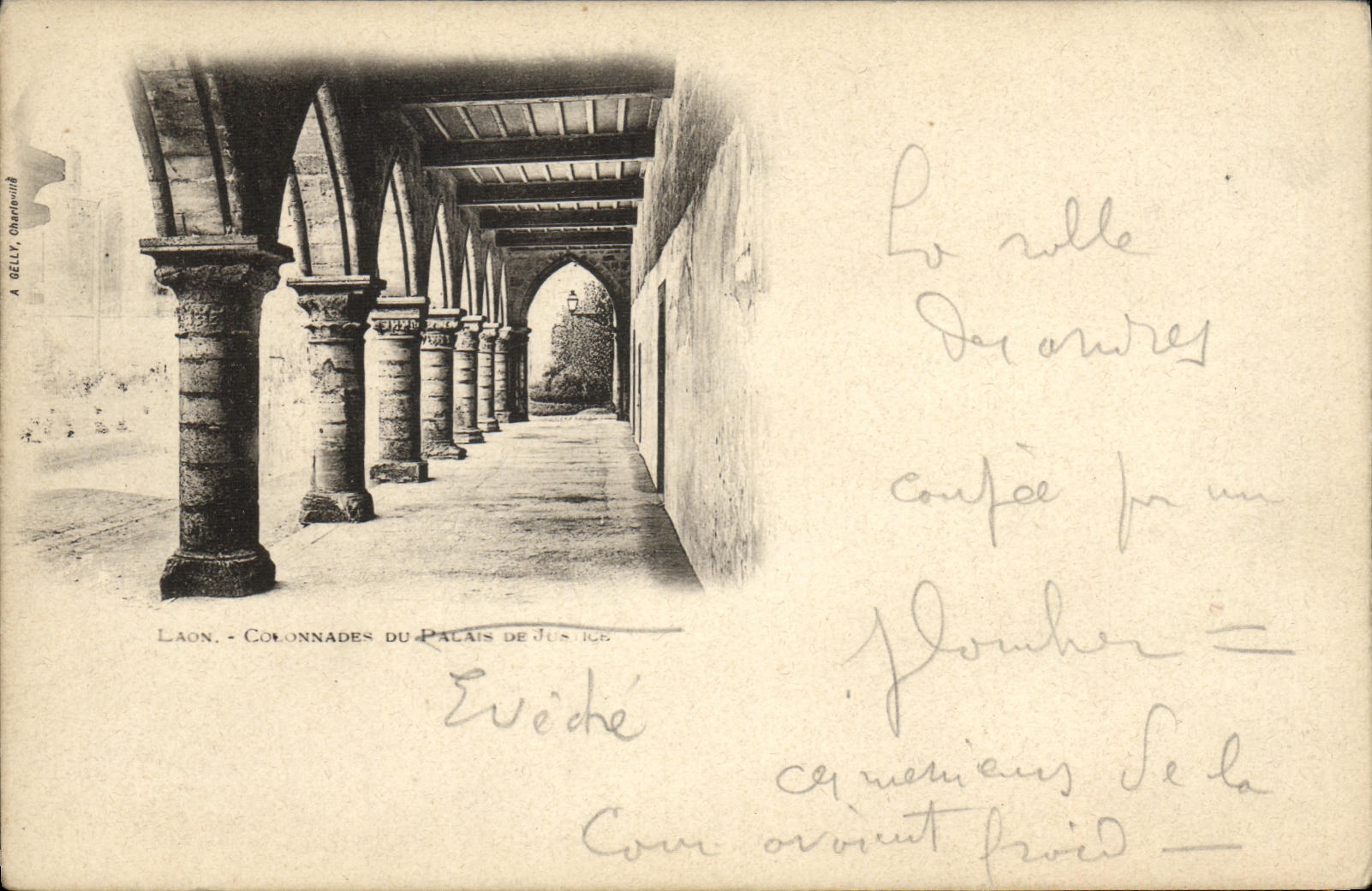 CPA Laon Colonnades du palais de justice