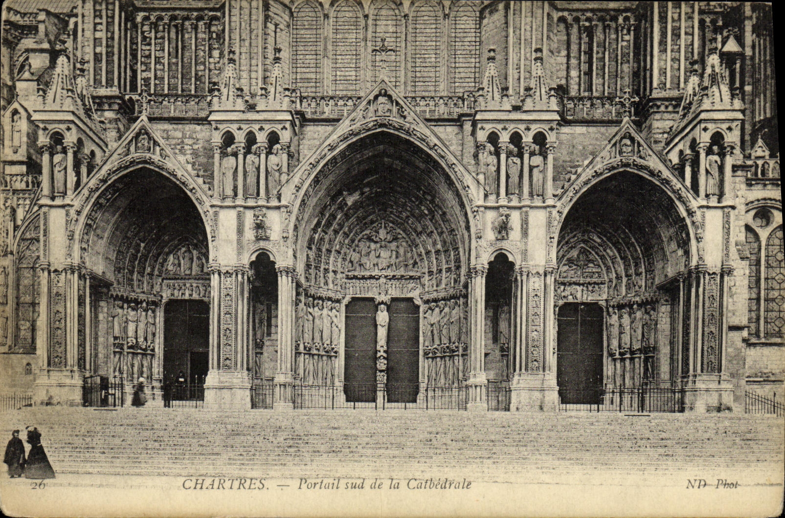Chartres — Portail sud de la Cathédrale — ND Phot.