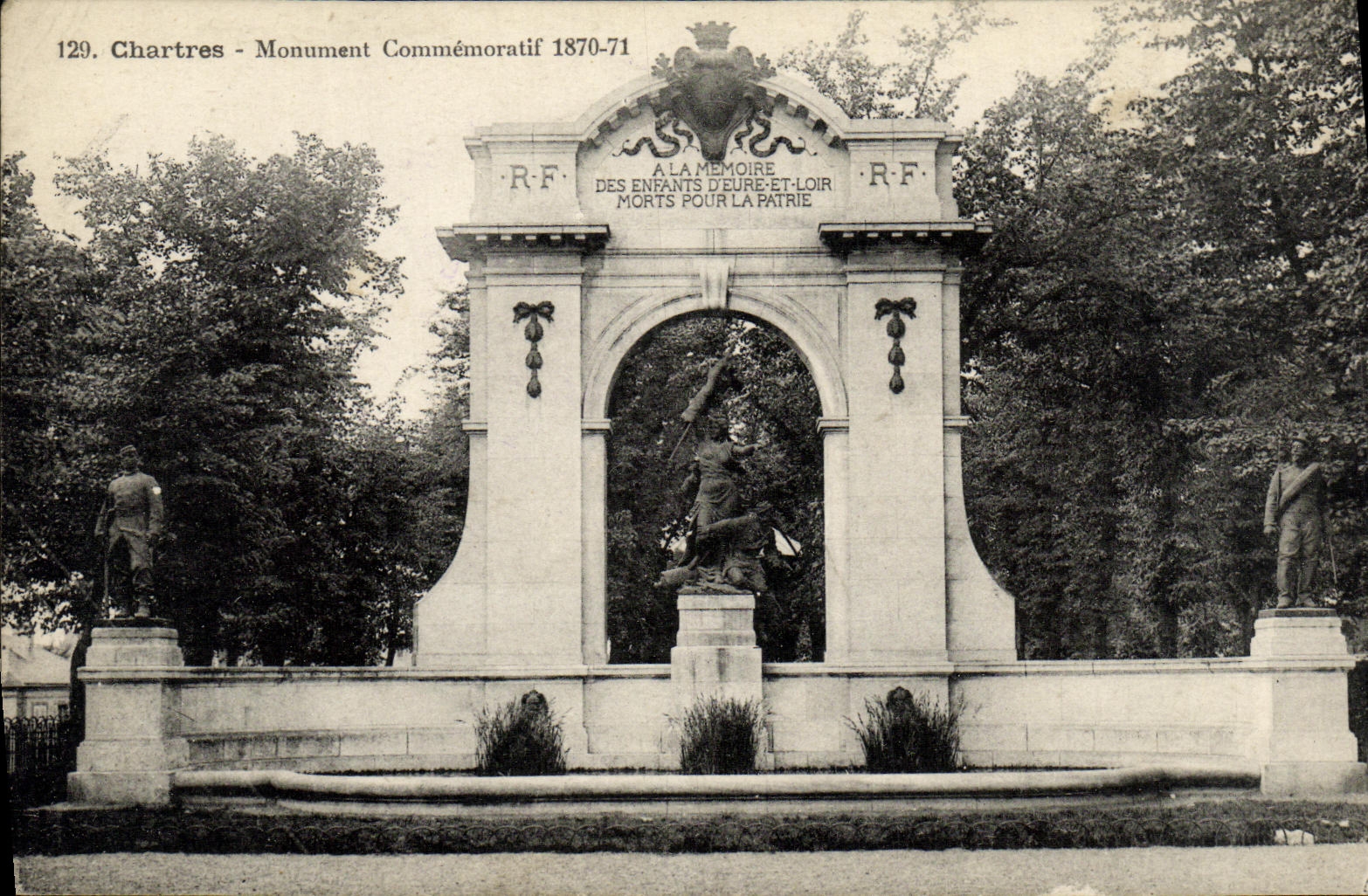 CPA Chartres Monument Commemoratif 1870 1871 Militaria