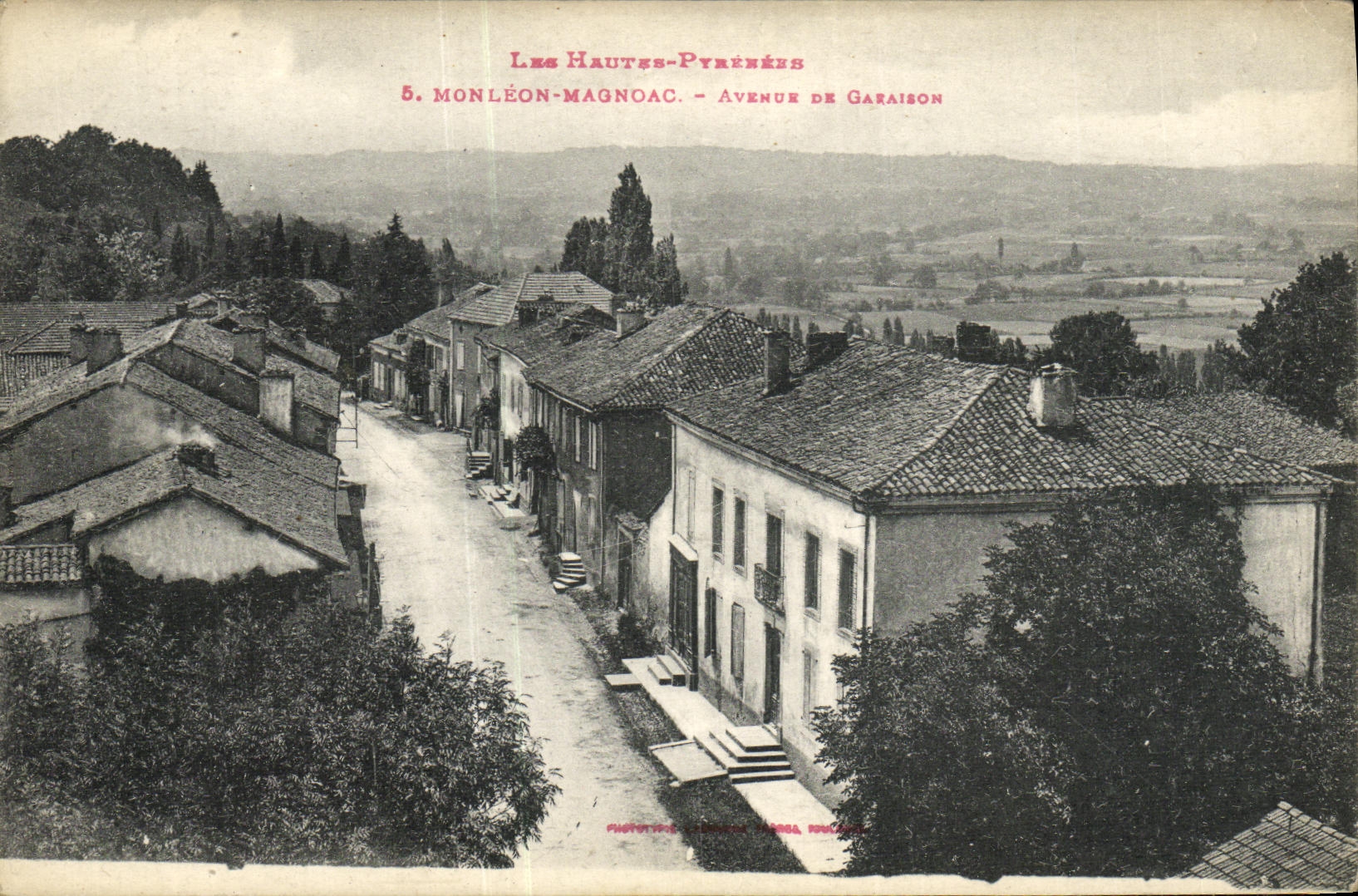 Monléon-Magnoac — Avenue de Garaïson — Phototype Léon Barra, Pau - Recto