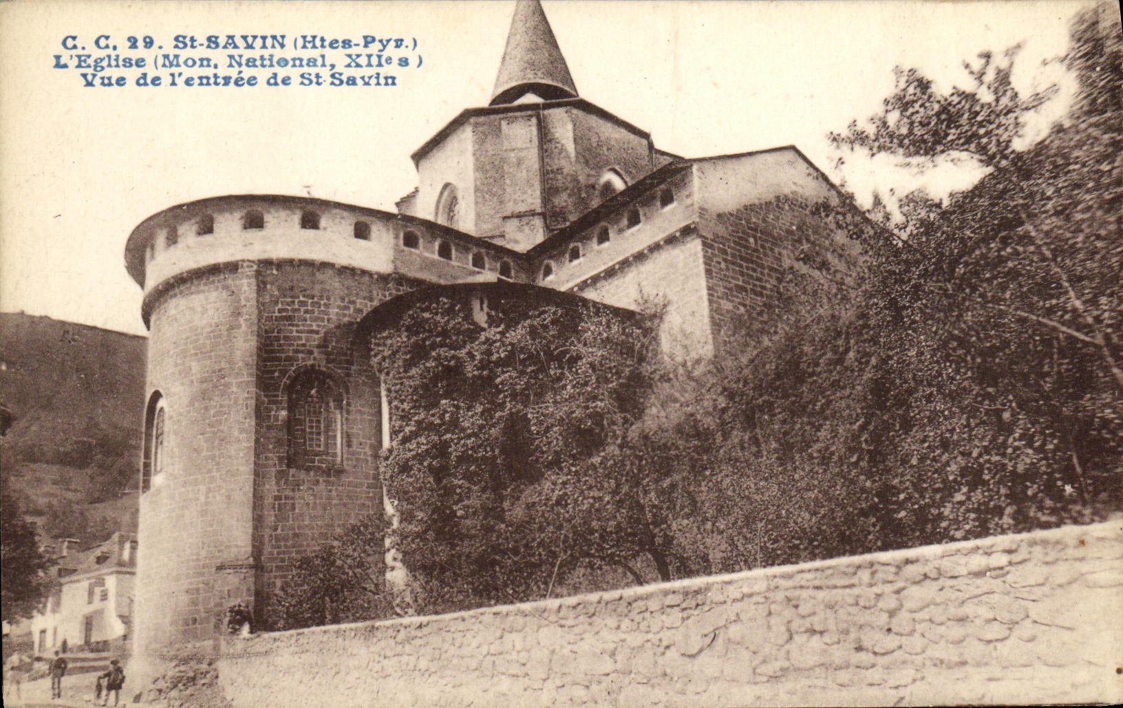 St-Savin (Htes-Pyr.) — L'Église (Monument National, XIIe s.) — Vue de l'entrée — C.C. 29