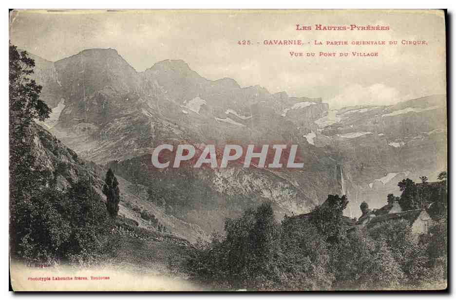 CPA Gavarnie la partie orientale du cirque Vue du pont du village 