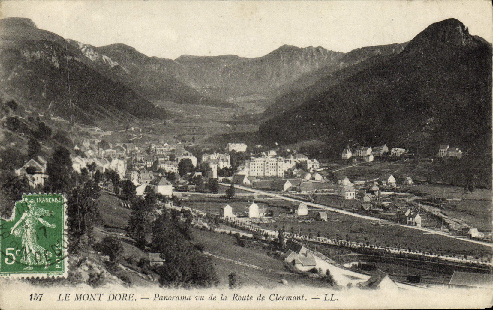 CPA Le Mont Dore Panorama Vu de la Route de Clermont