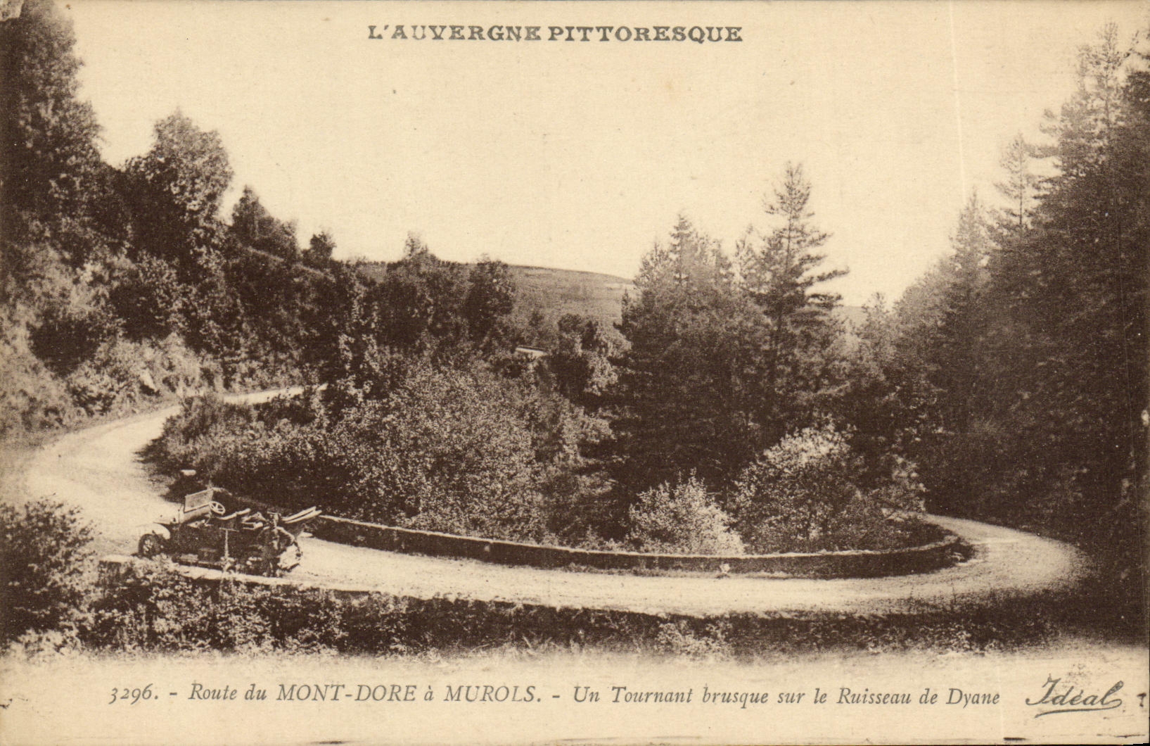 CPA Le Mont Dore Un Tournant Brusque sur le Ruisseau de Dyane Automobile 