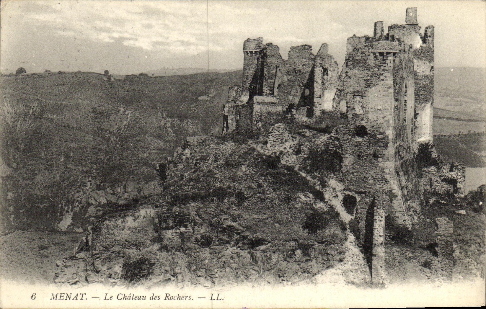 CPA Menat Le Chateau des Rochers