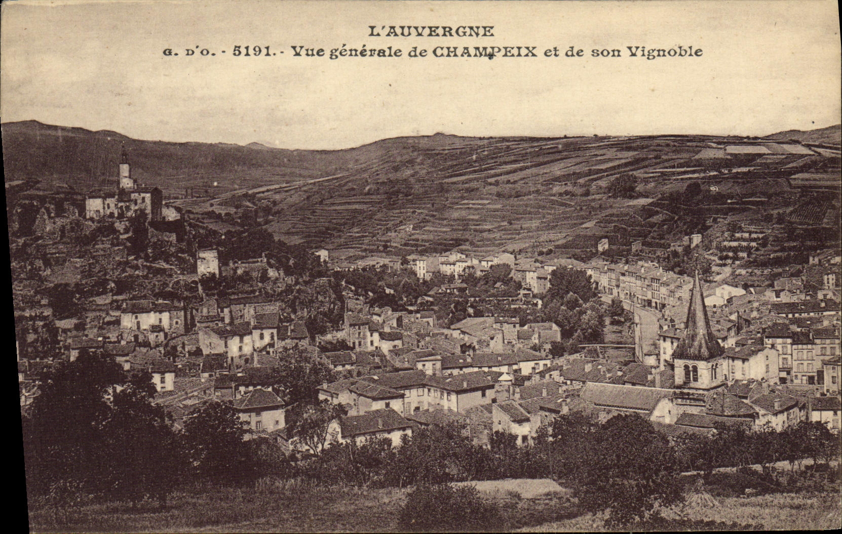 CPA L Auvergne Vue Generale de Champeix et de Son Vignoble
