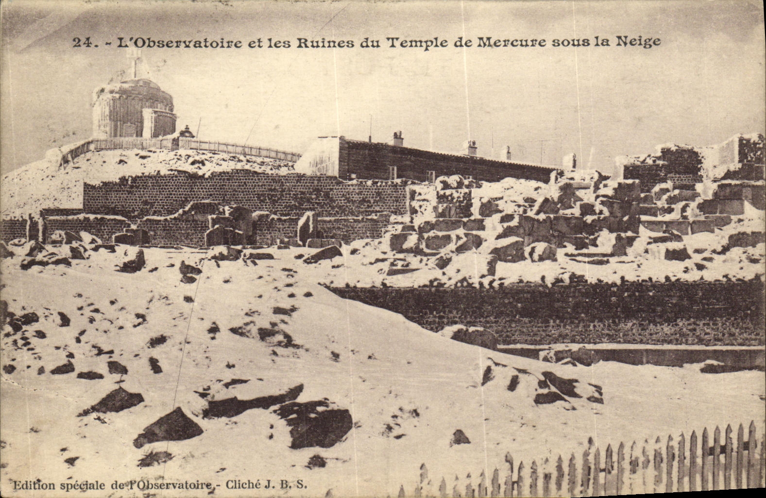 CPA L Auvergne L Observatoire et les Ruines du Temple de Mercure Sous la Neige