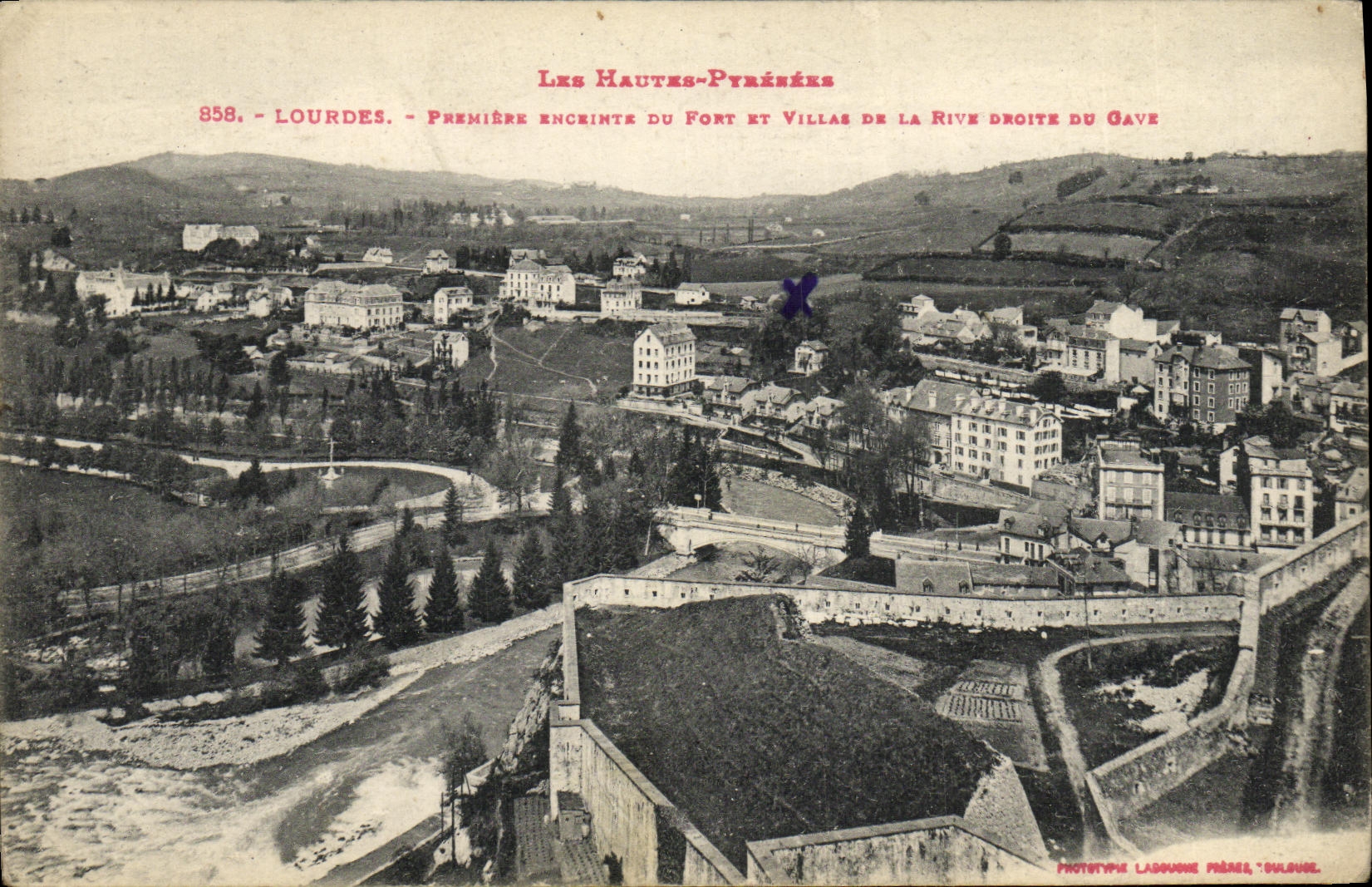 CPA Lourdes Prenides Enceihte Du Fort et Villas de la Rive droite du Gave