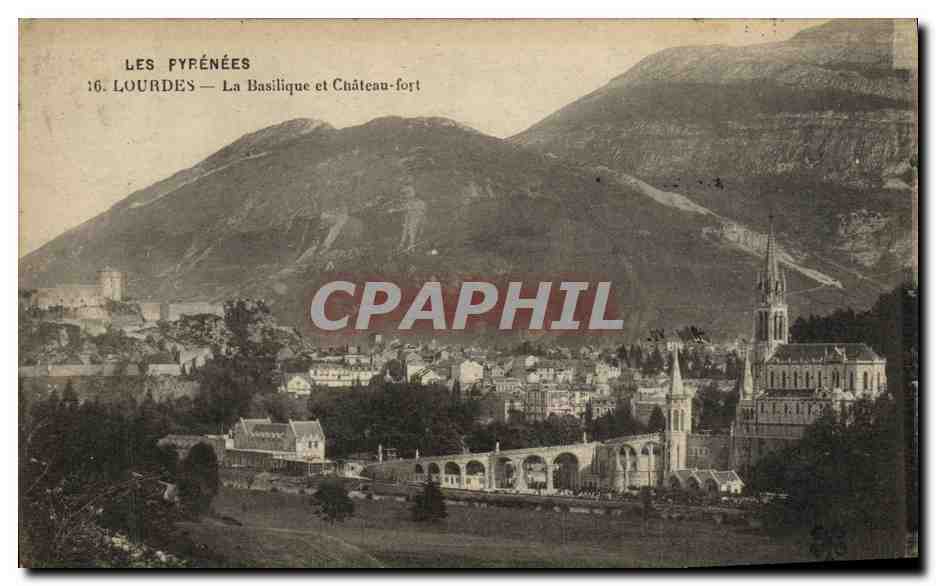 CPA Lourdes La Basilique et Chateau Fort