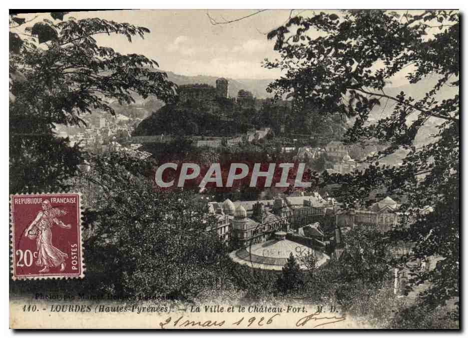 CPA Lourdes La Ville et le Chateau Fort