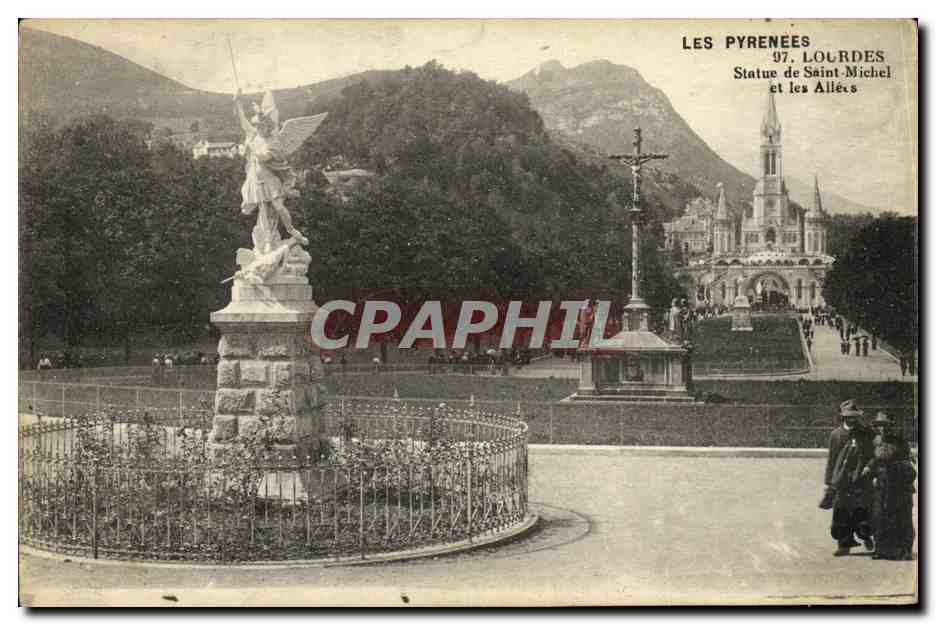 Lourdes — Statue de Saint-Michel et les Allées — Éditeur : Les Pyrénées, n° 97