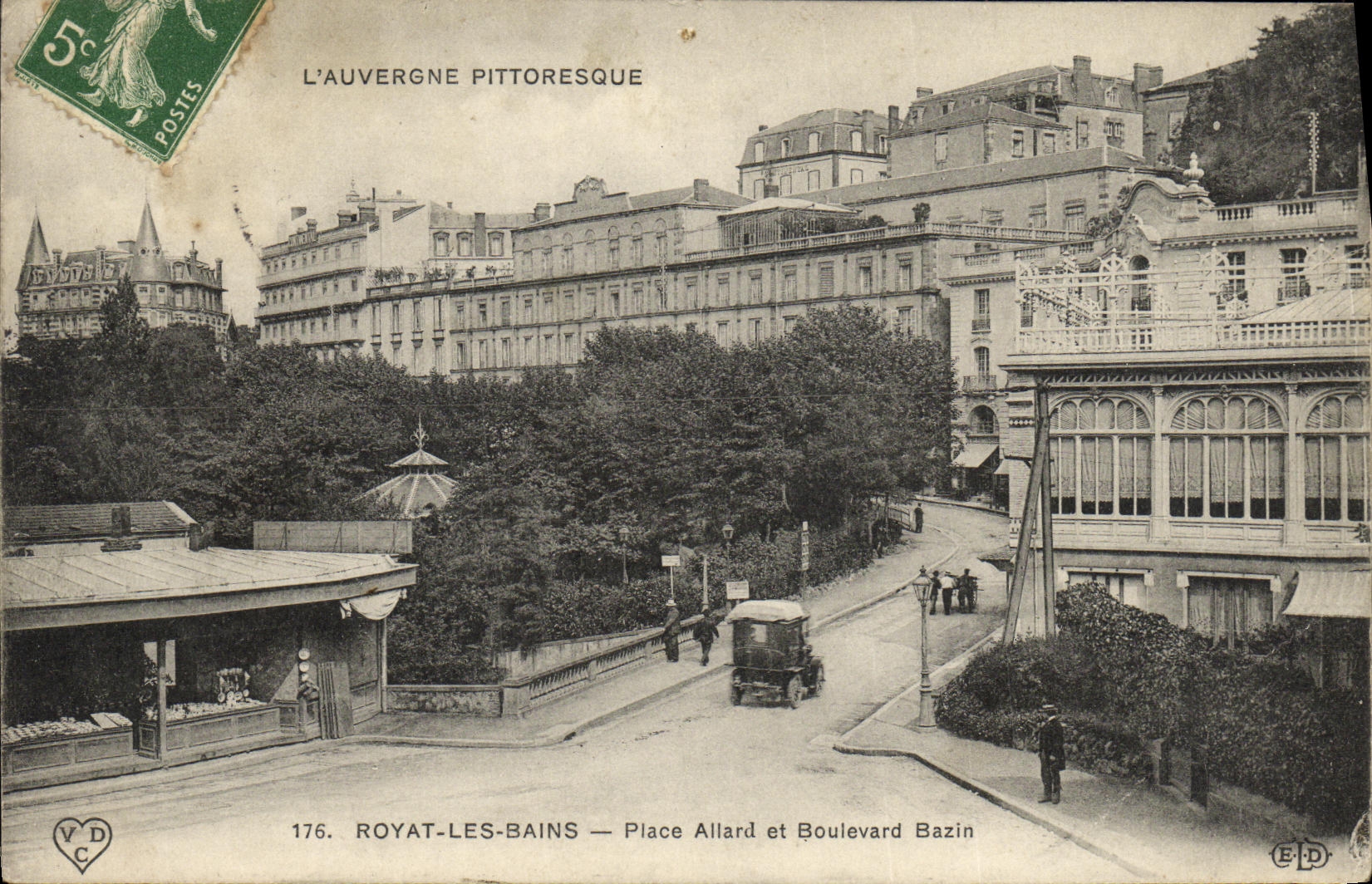 CPA Royat les Bains Place Allard et Boulevard Bazin
