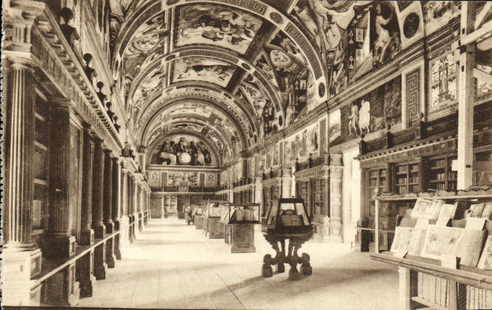 San Lorenzo de El Escorial — Bibliothèque royale — Édition Tomás Mora
