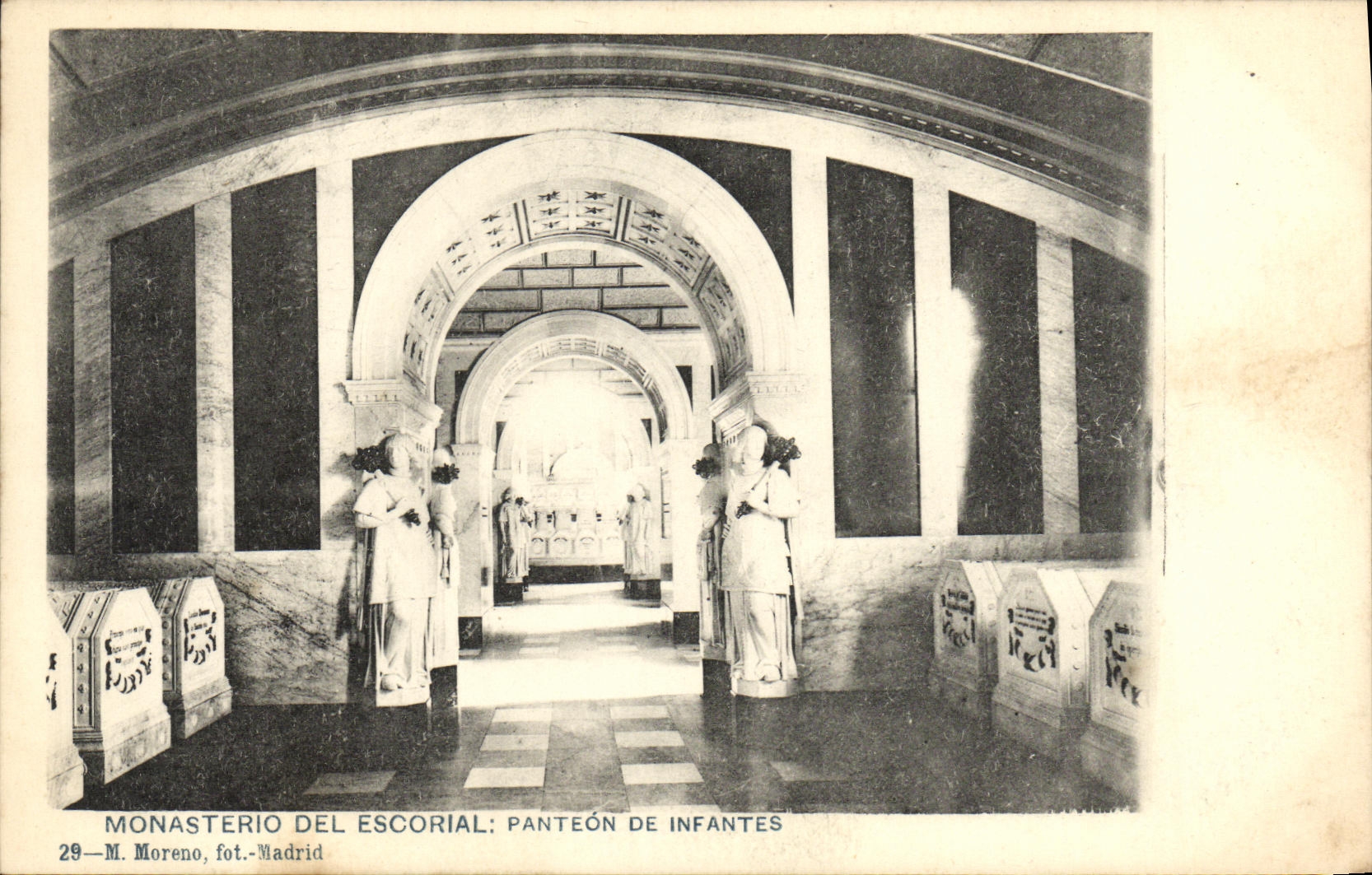 Monasterio del Escorial: Panteón de Infantes — M. Moreno, fot.-Madrid, n°29