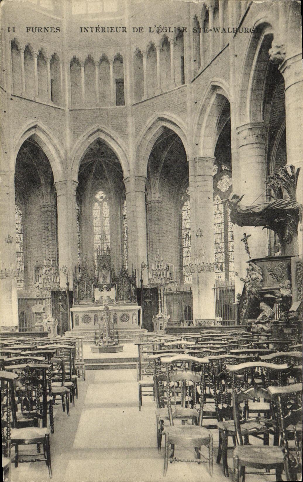 CPA Furnes Interieur de l Eglise Ste Walburg
