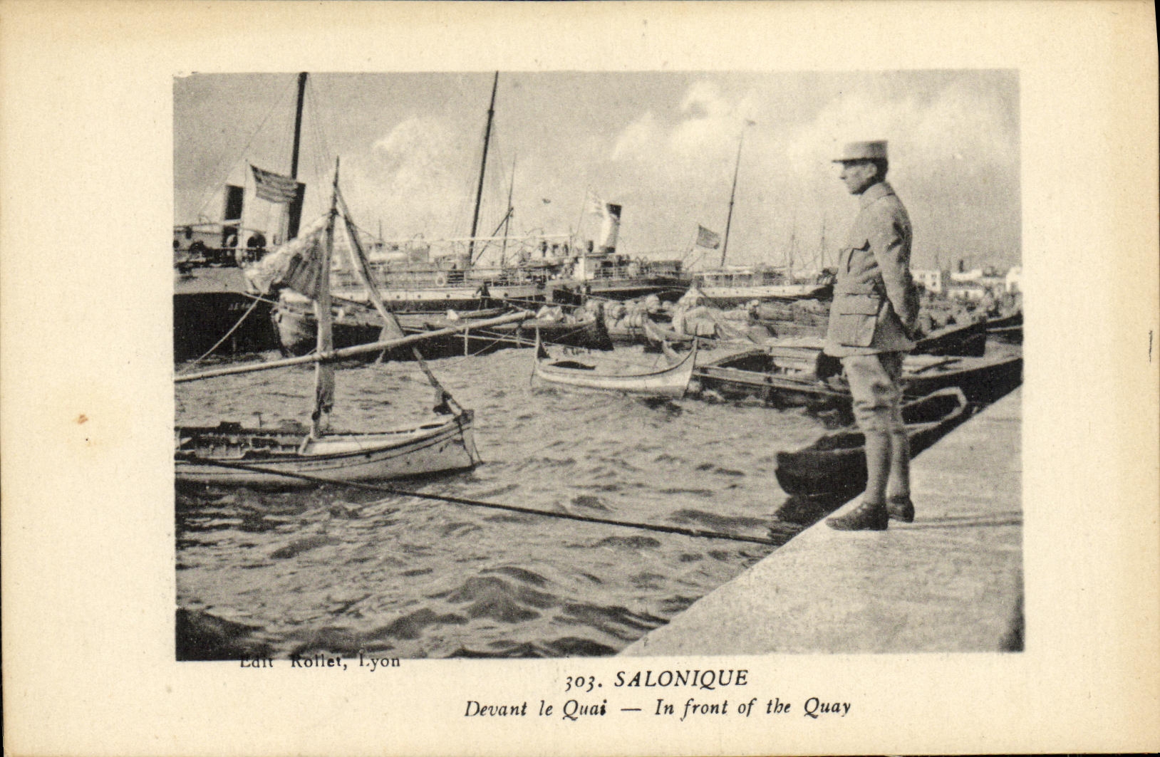 CPA Salonique In Front of the Quay Grece