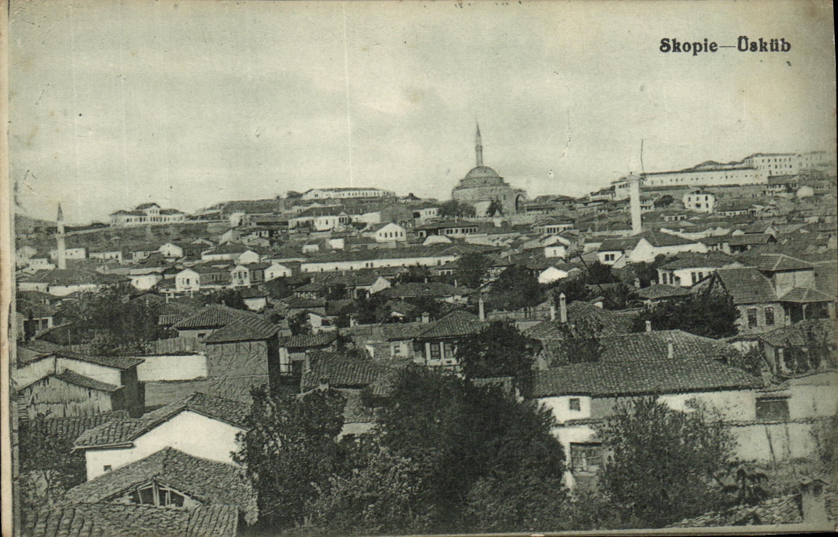 Skopie—Üsküb — vue panoramique de la ville avec mosquée et minarets — éditeur non identifié - Anverso