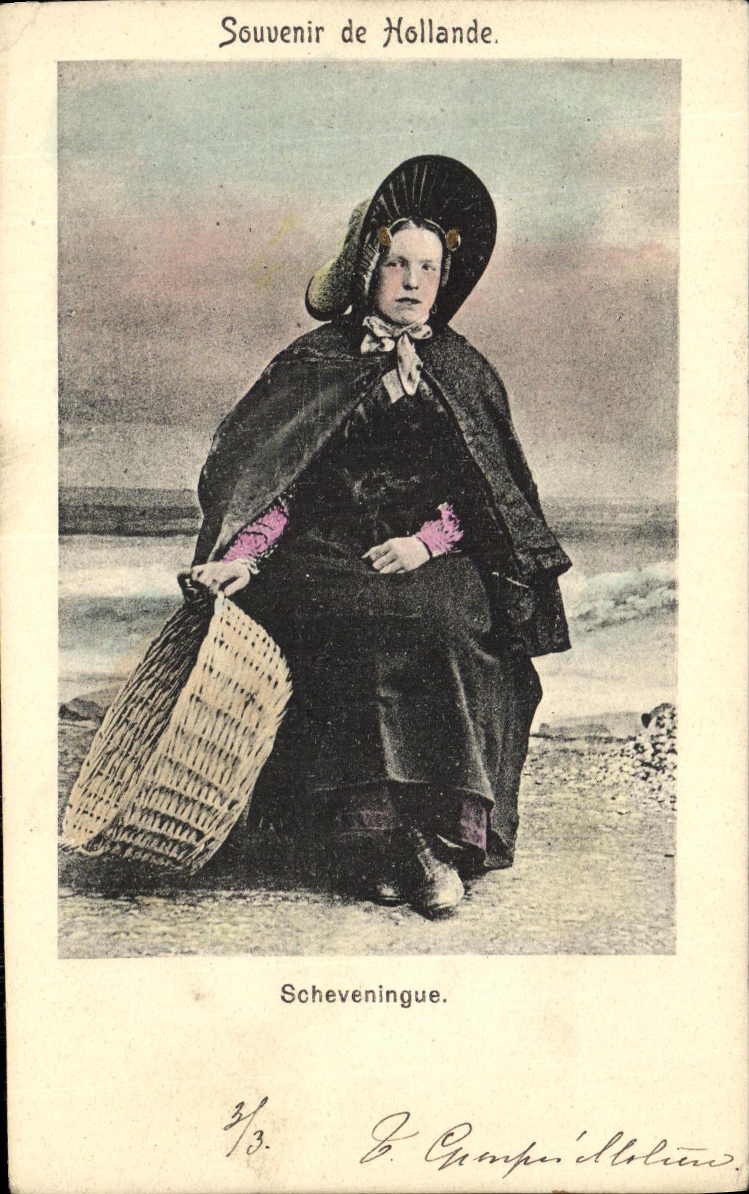 CPA Scheveningen Femme Folklore 