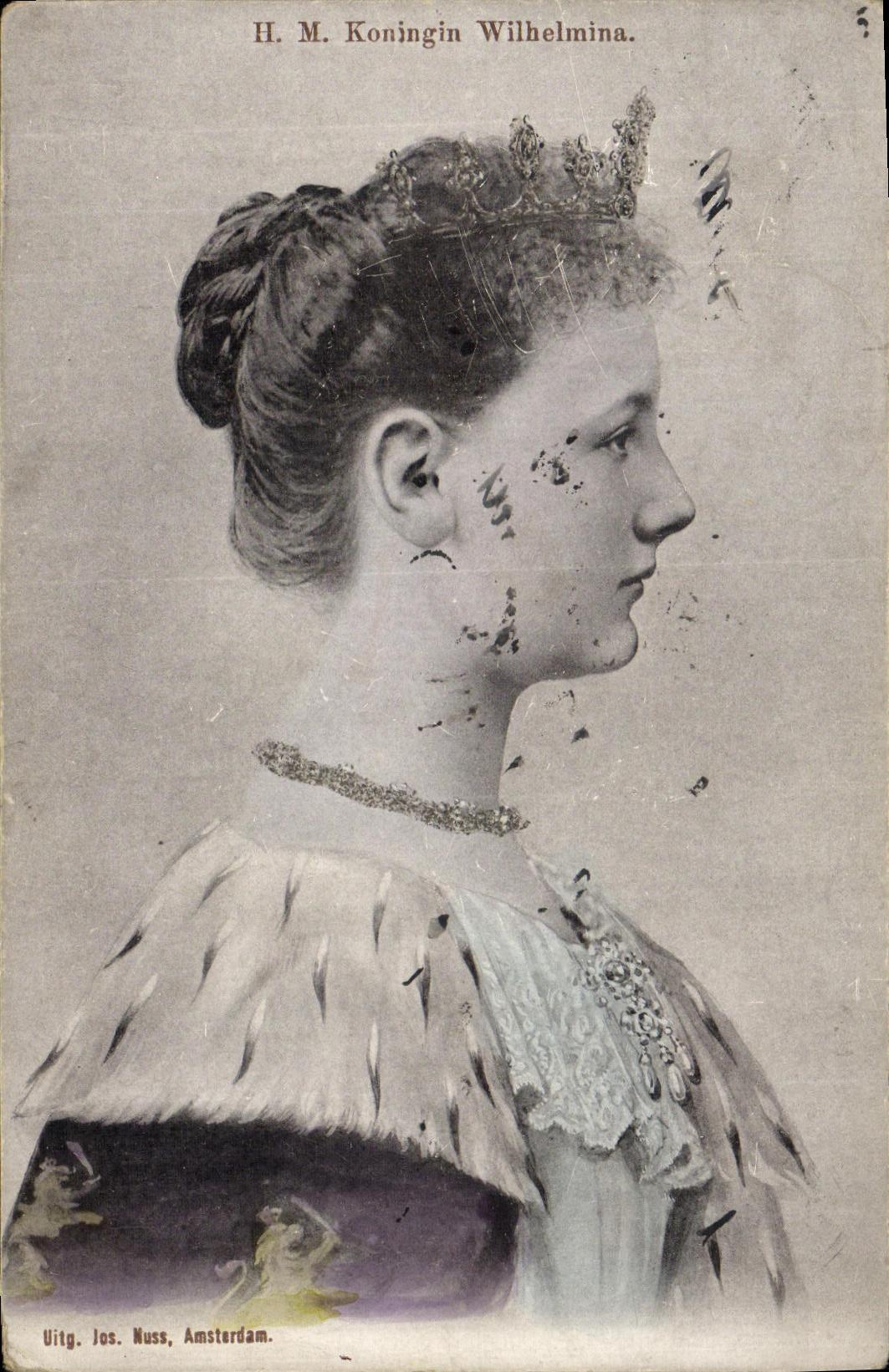 H.M. Koningin Wilhelmina — portrait de profil — Uitg. Jos. Nuss, Amsterdam