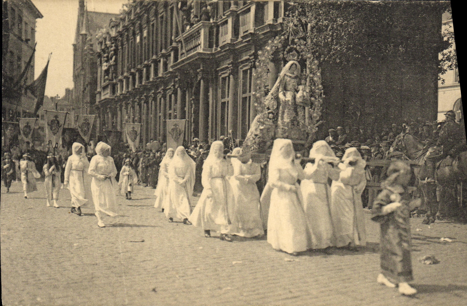 Bruges — Procession du Saint-Sang / Notre-Dame du Rosaire — éditeur non identifié, n° 23