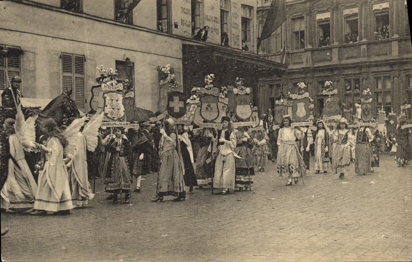 CPA Brugge Processie van het H Bloed Les Nations etrangeres