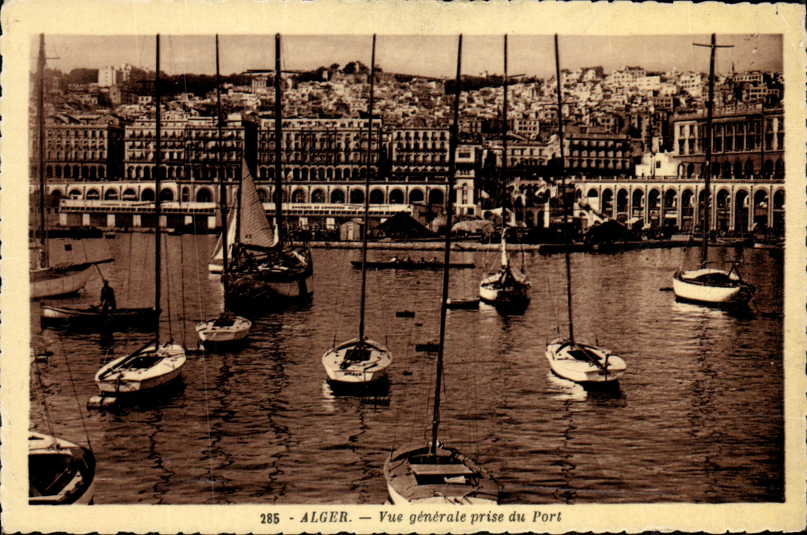 CPA Alger Vue Generale Prise du Port Bateaux