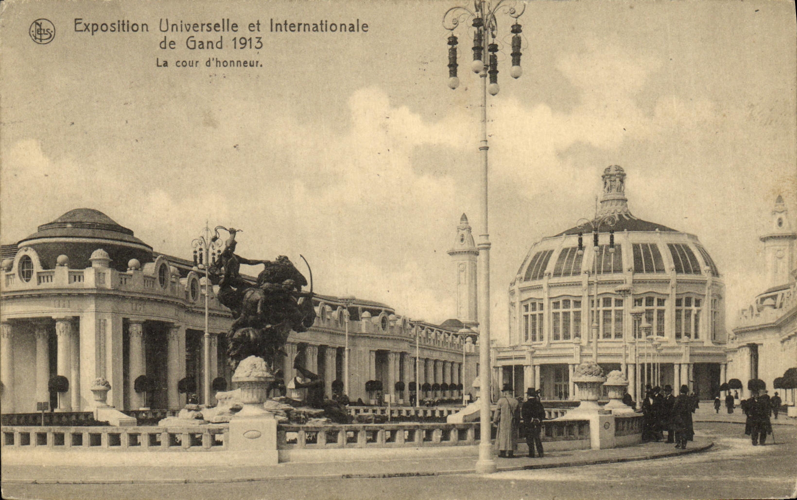 Exposition Universelle et Internationale de Gand 1913 — La cour d'honneur — N. BIS