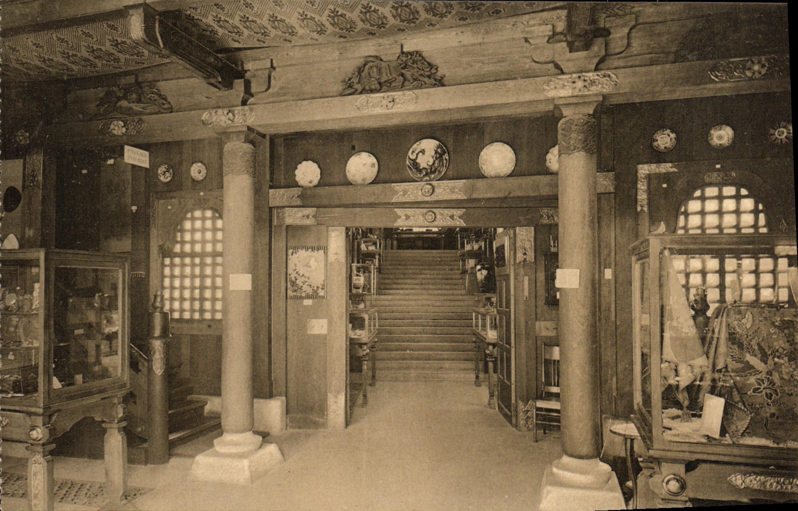 CPA Bruxelles Laeken La Tour Japonaise Hall du Pavillon vers la galerie pricipale