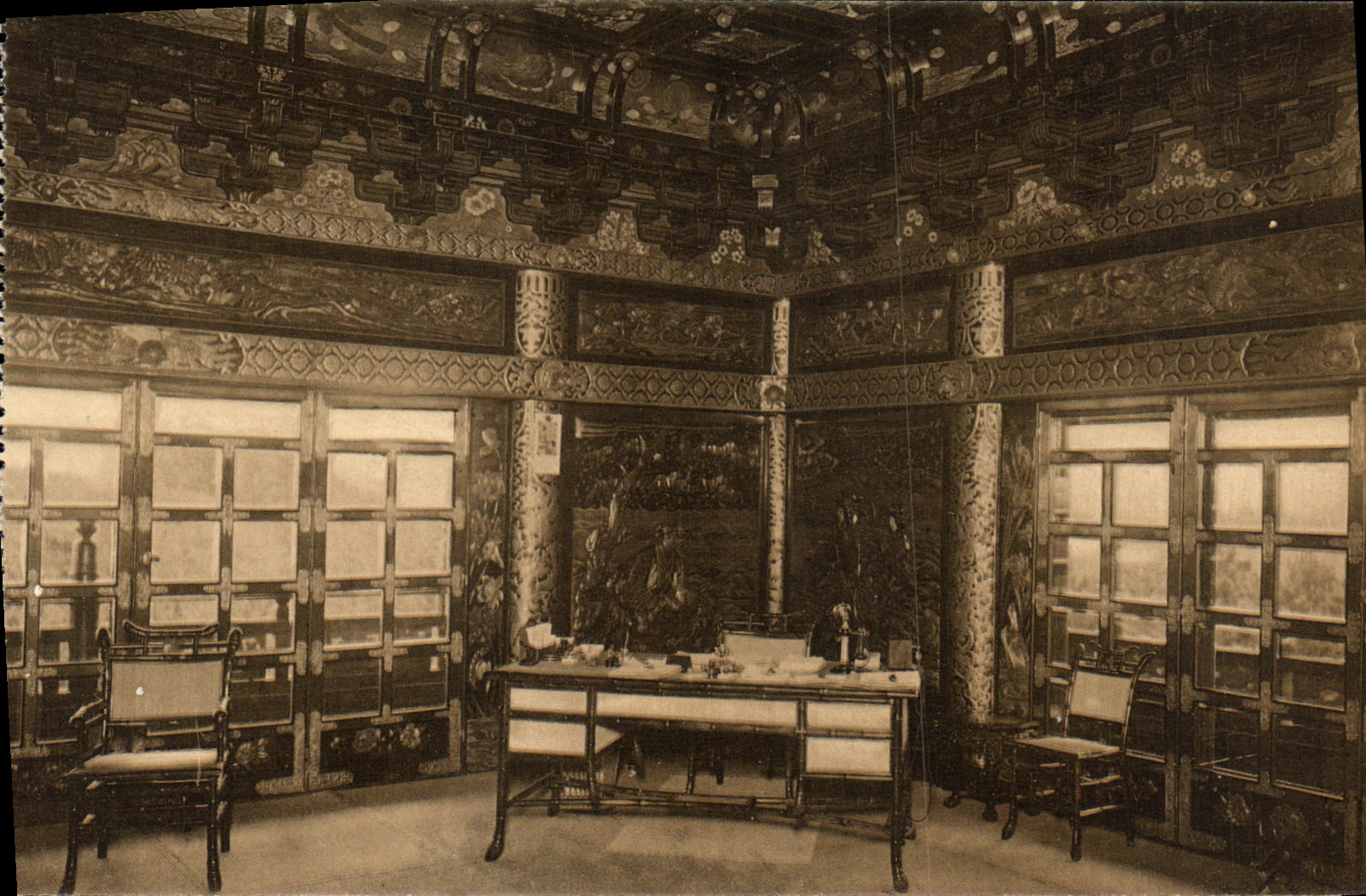 CPA Bruxelles Laeken La Tour Japonaise Bureau du Conservateur